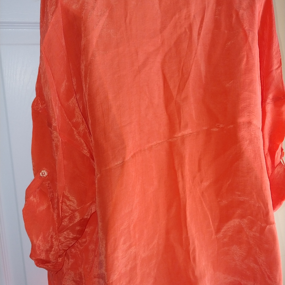 Cute Buttoned Front Top - Picture 3 of 3